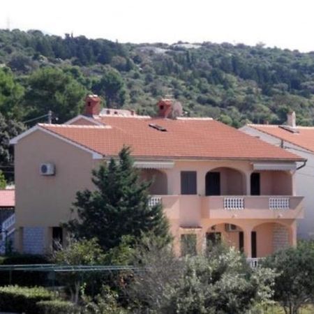 Mira Daire Barbat na Rabu Dış mekan fotoğraf