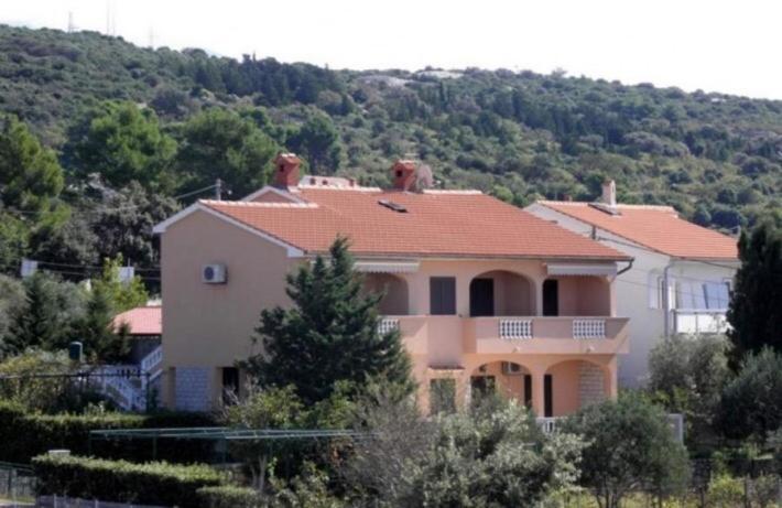 Mira Daire Barbat na Rabu Dış mekan fotoğraf