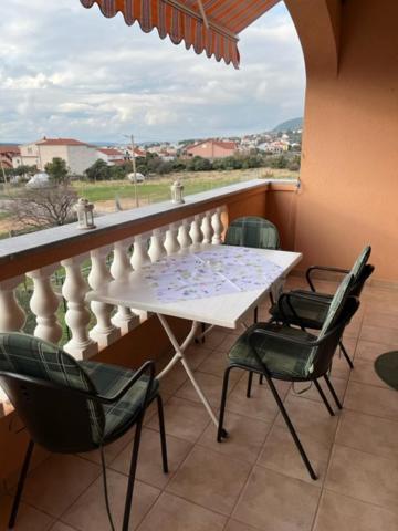 Mira Daire Barbat na Rabu Dış mekan fotoğraf