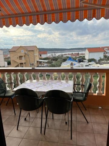 Mira Daire Barbat na Rabu Dış mekan fotoğraf